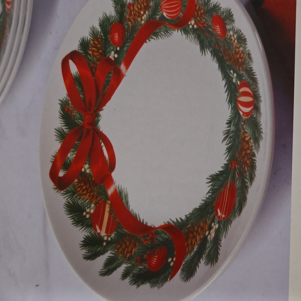 MARTHA STEWART BRAND FESTIVE BOW FINE CERAMIC 4-PIECE DESSERT PLATE SET